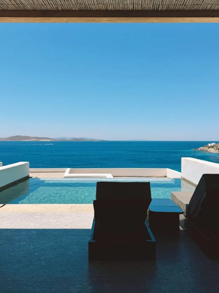 Villa de lujo con piscina y vistas al mar